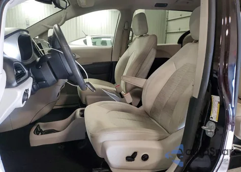 2018 Chrysler Pacifica Hybrid Touring Plus z USA, uszkodzony, nr VIN 2C4RC1H76JR236715
